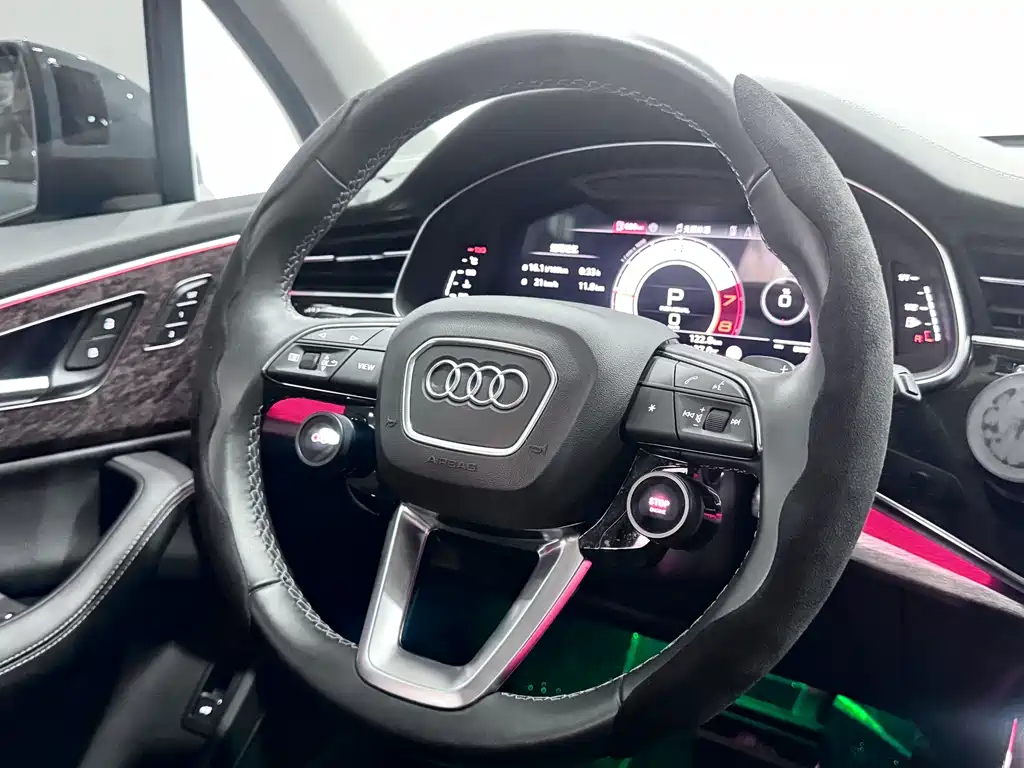 Audi Q7 2024 — фото 20