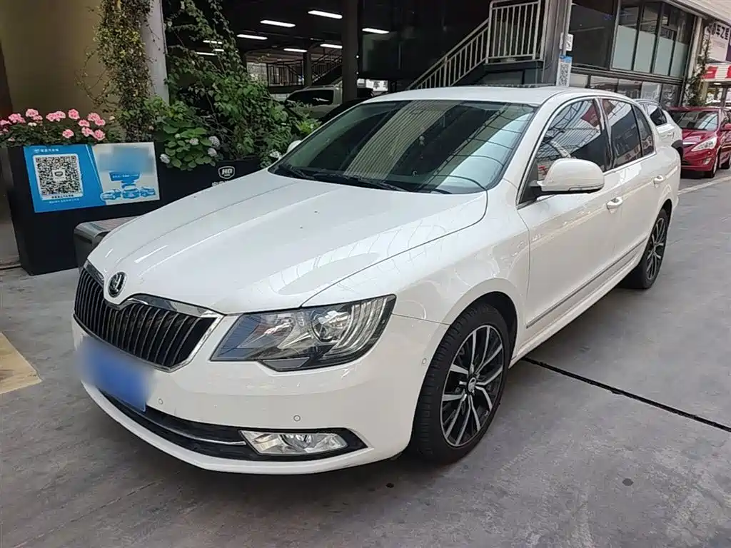 Skoda Superb 2015 — фото 2