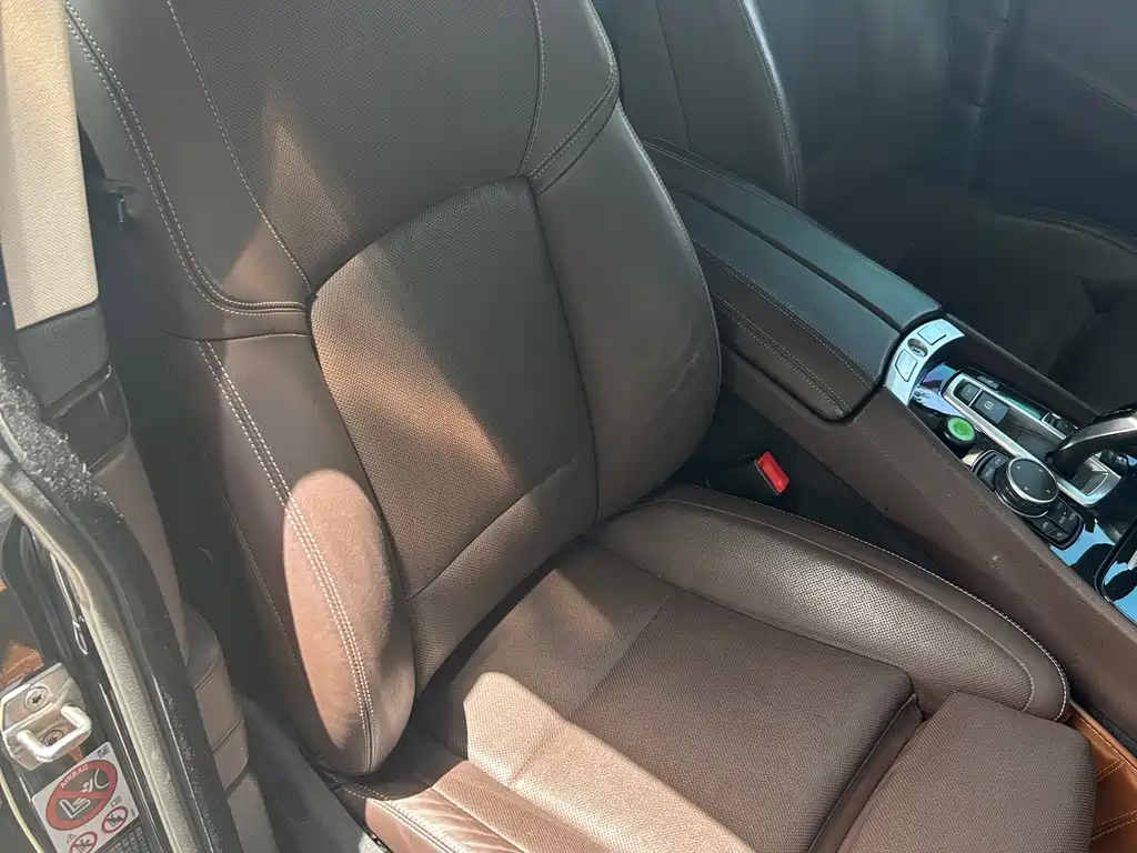 BMW 5 Series GT 2016 — фото 25