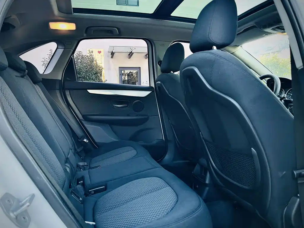 BMW 2 Series Active Tourer 2018 — фото 16