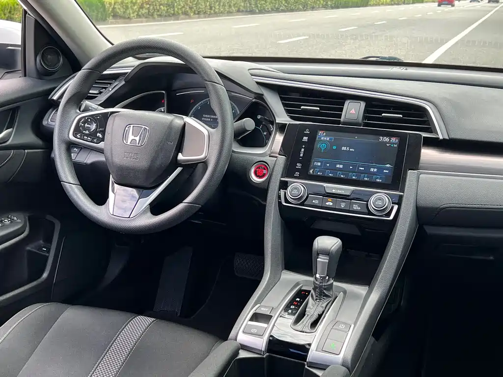 Honda Civic 2022 — фото 11