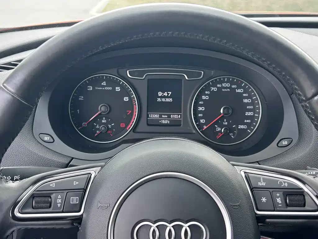 Audi Q3 2014 — фото 16