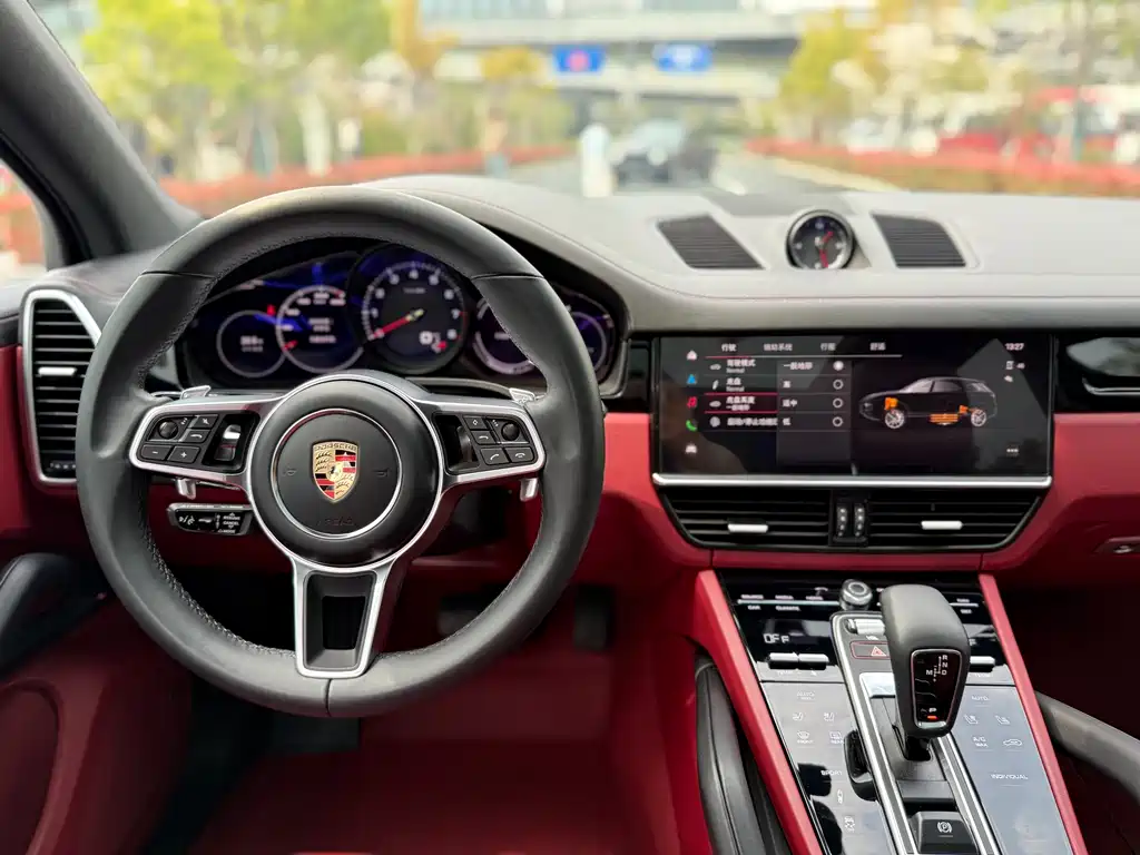 Porsche Cayenne 2023 — фото 13
