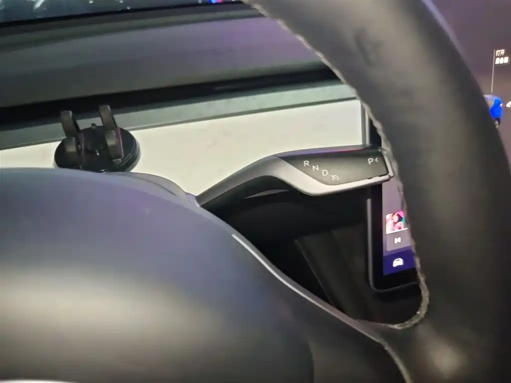 Tesla Model Y 2023 — фото 10