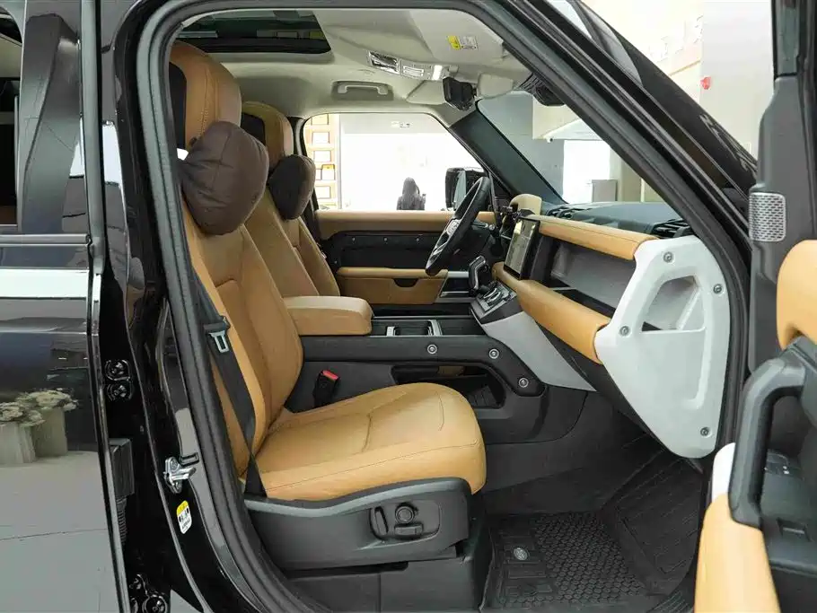 Land Rover Defender 2024 — фото 11