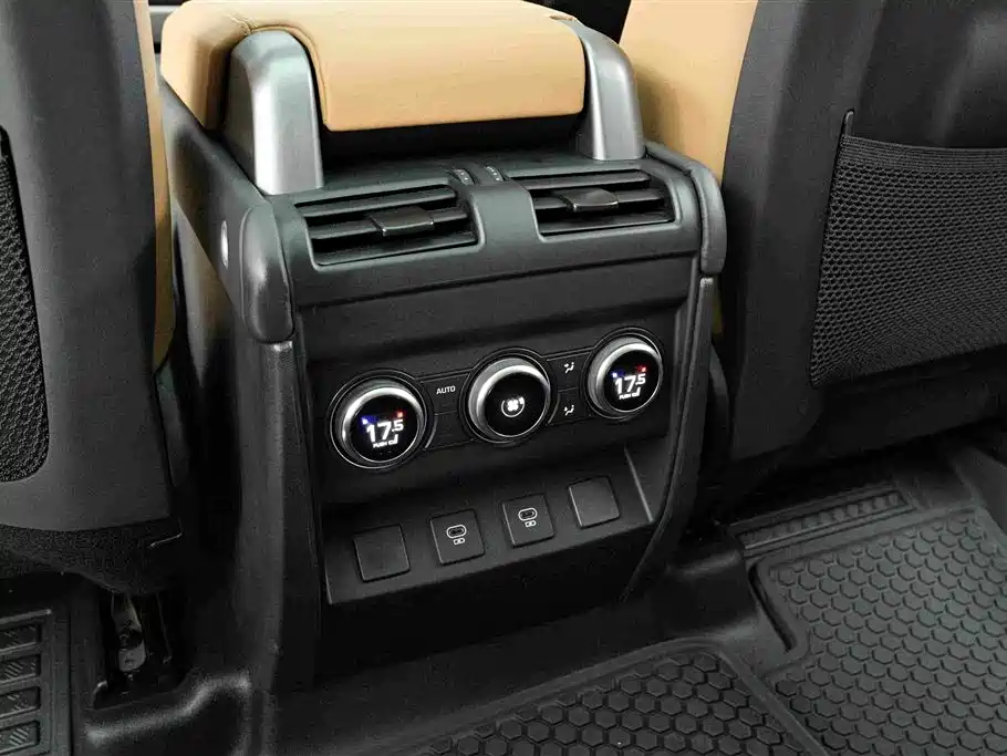 Land Rover Defender 2024 — фото 19