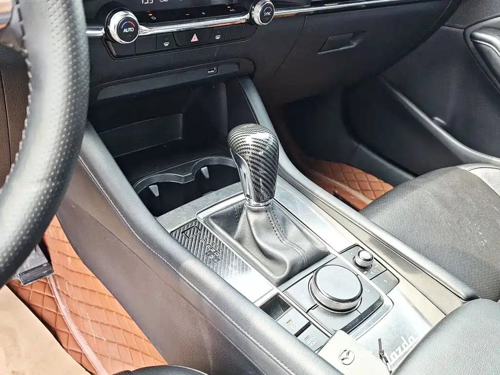 Mazda 3 Axela 2022