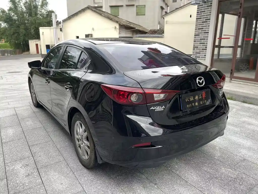 Mazda 3 Axela 2016 — фото 3