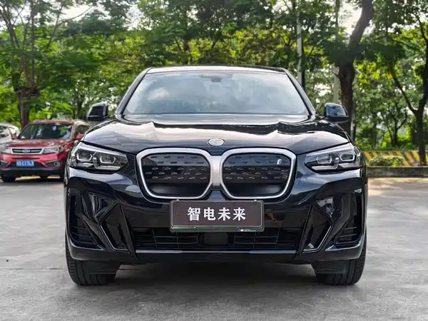 BMW iX3 2023