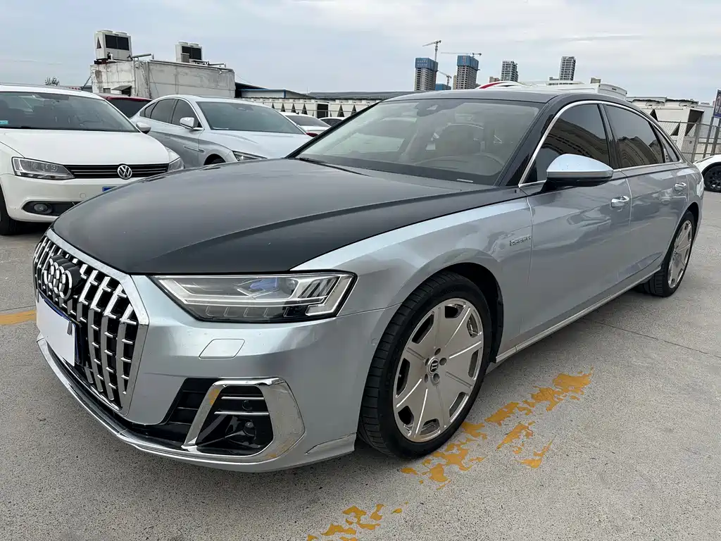 Audi A8 2022 — фото 1