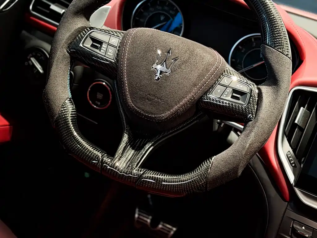Maserati Ghibli 2023 — фото 6