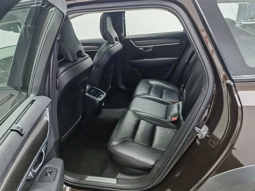 Volvo V90 2019 — фото 15