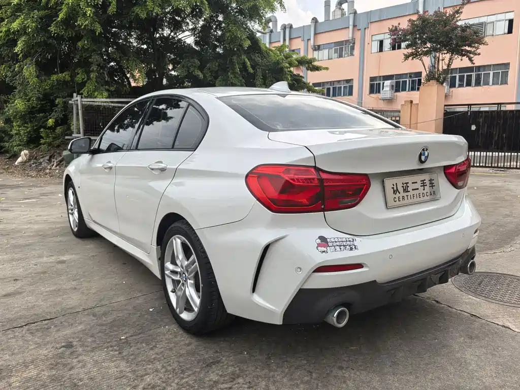 BMW 1 Series 2019 — фото 9
