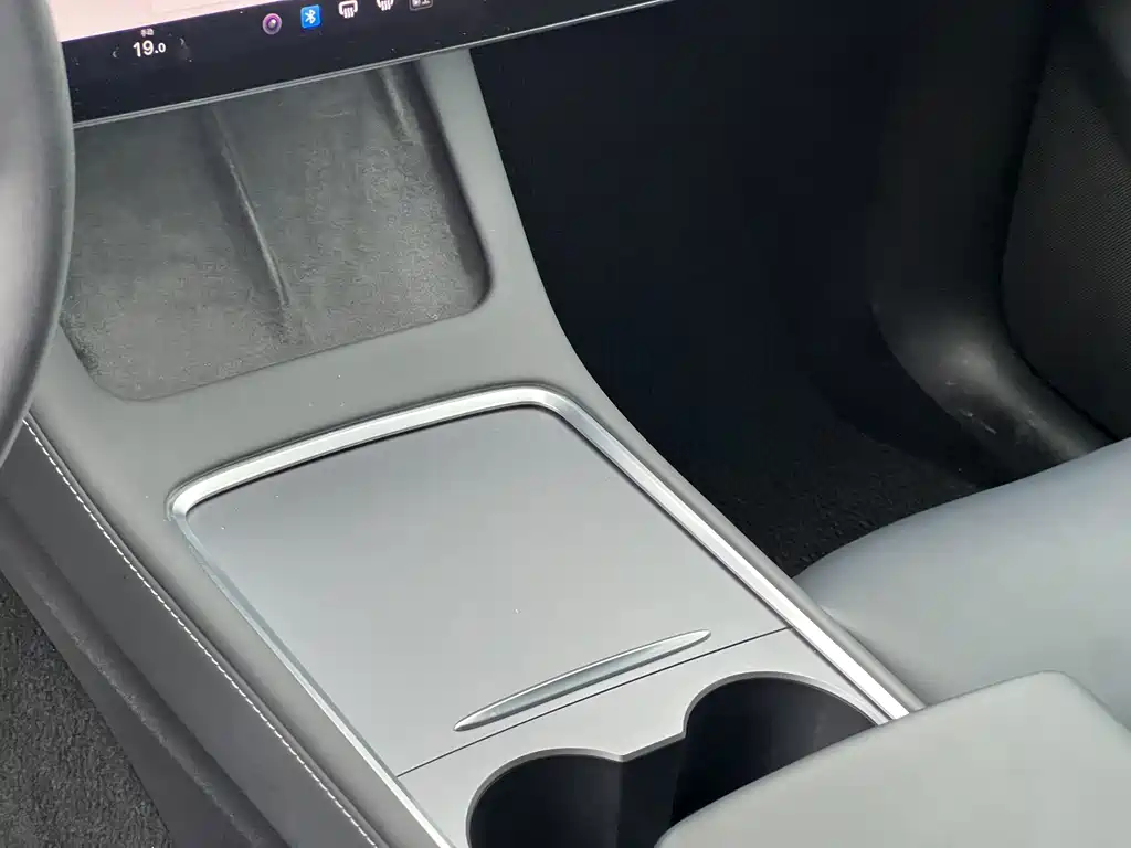 Tesla Model Y 2022 — фото 16