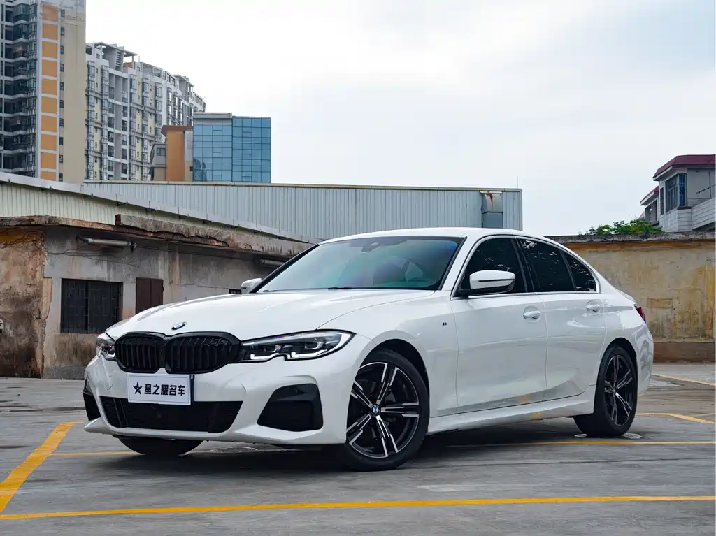 BMW 3 Series 2021 — фото 1