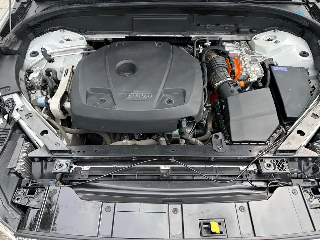 Volvo XC60 PHEV 2021 — фото 26