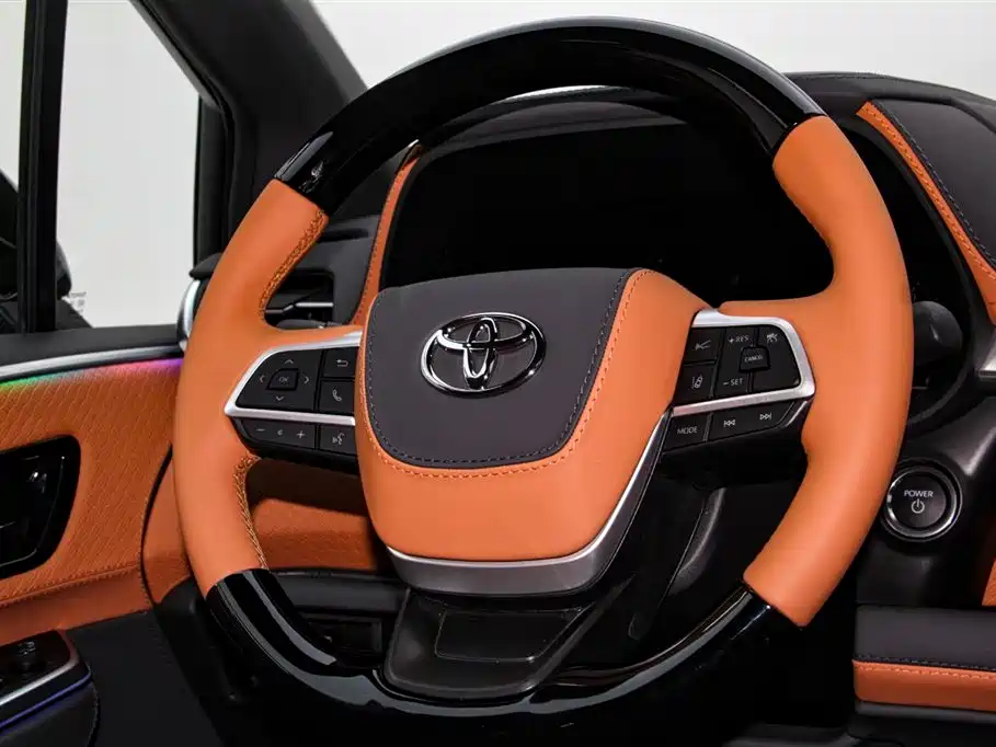 Toyota Granvia — фото 26