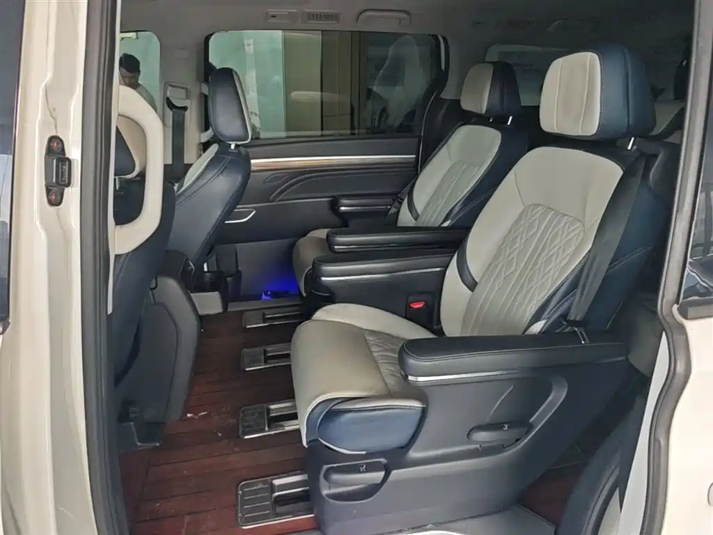 GAC Motor Trumpchi M8 2021 — фото 17