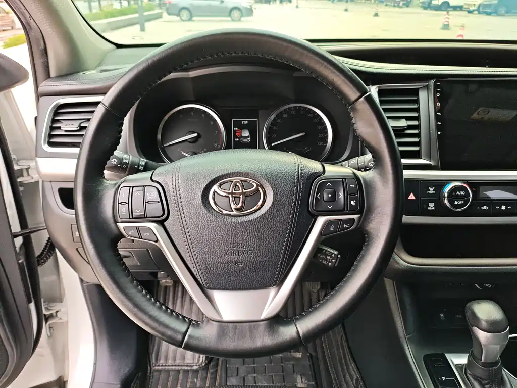 Toyota Highlander 2020 — фото 16