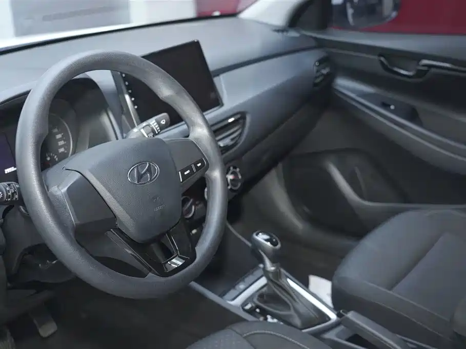 Hyundai Elantra 2021 — фото 18
