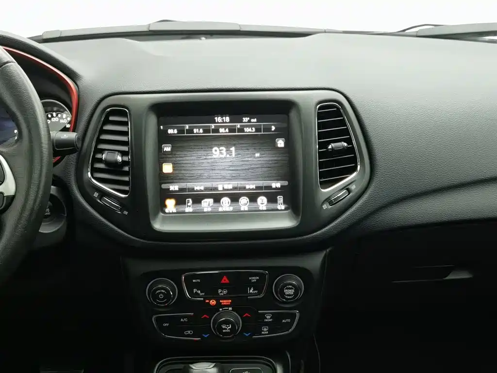 Jeep Compass 2017 — фото 12