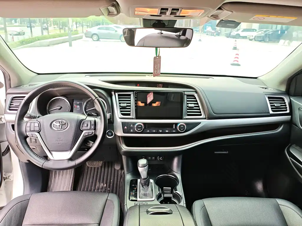 Toyota Highlander 2020 — фото 15