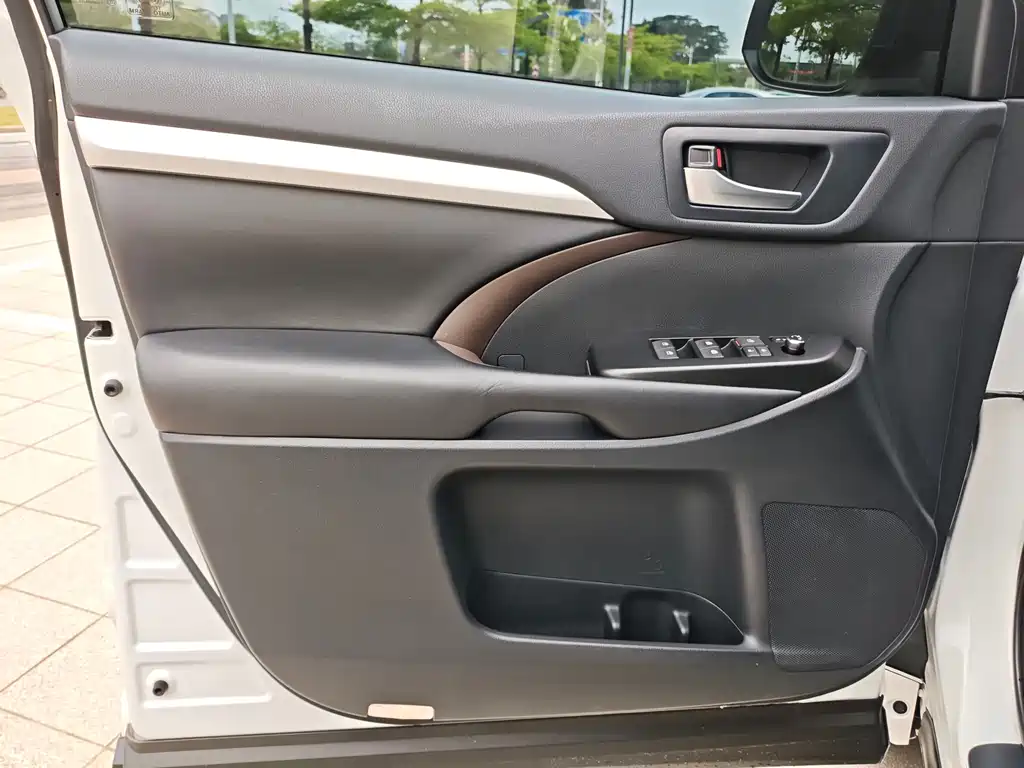 Toyota Highlander 2020 — фото 20