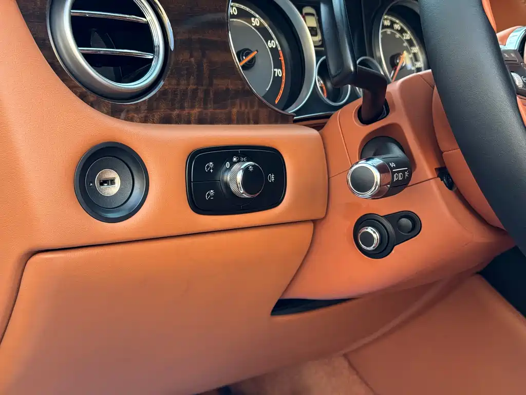 Bentley Continental 2014 — фото 10