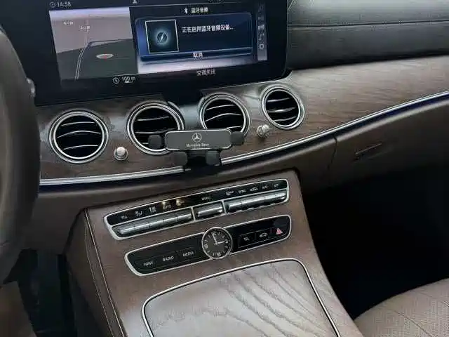 Mercedes-Benz E-Class 2020 — фото 14