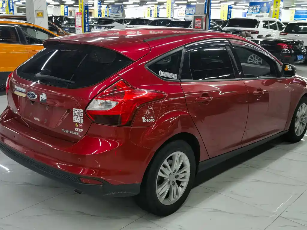 Ford Focus 2015 — фото 8