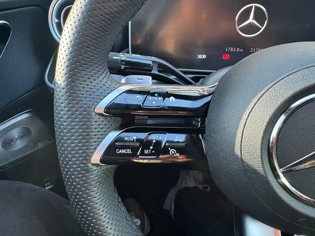 Mercedes-Benz C-Class 2024 — фото 14