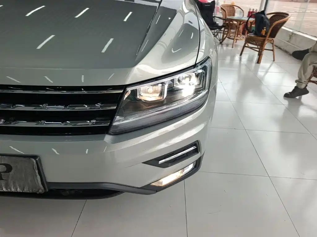 Volkswagen Tiguan L 2020 — фото 24