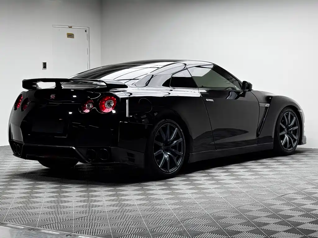 Nissan GT-R 2014