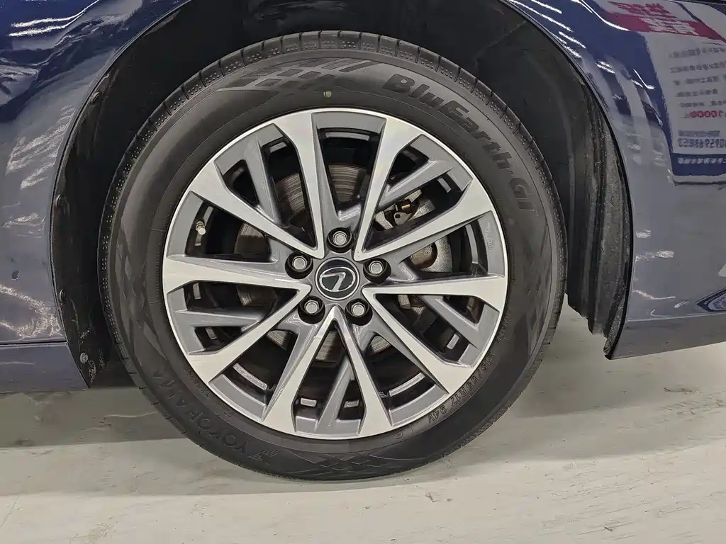 Lexus ES 2025