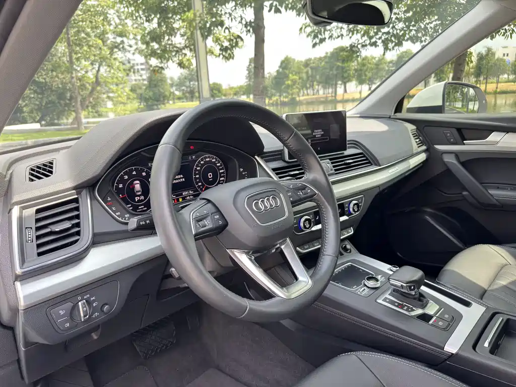 Audi Q5L 2021 — фото 14