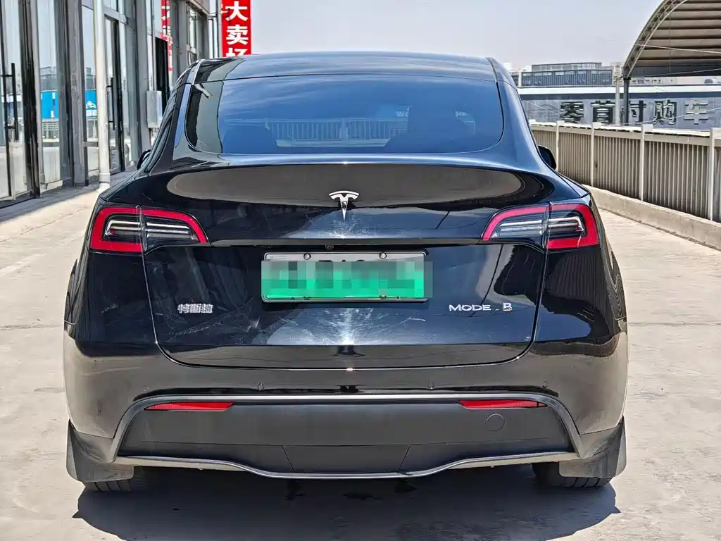 Tesla Model Y 2023 — фото 5