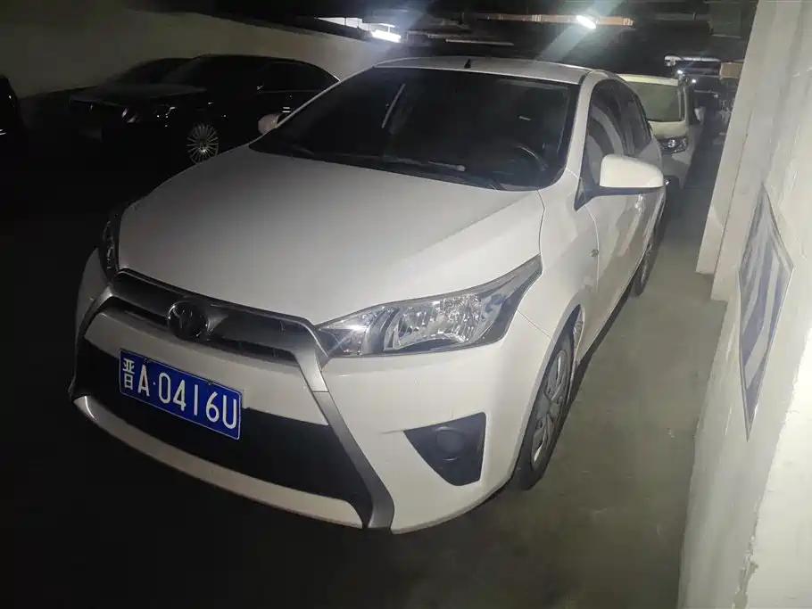 Toyota Yaris L 2015 — фото 1