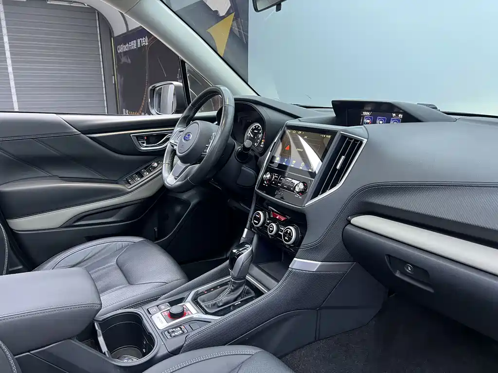 Subaru Forester 2022 — фото 20