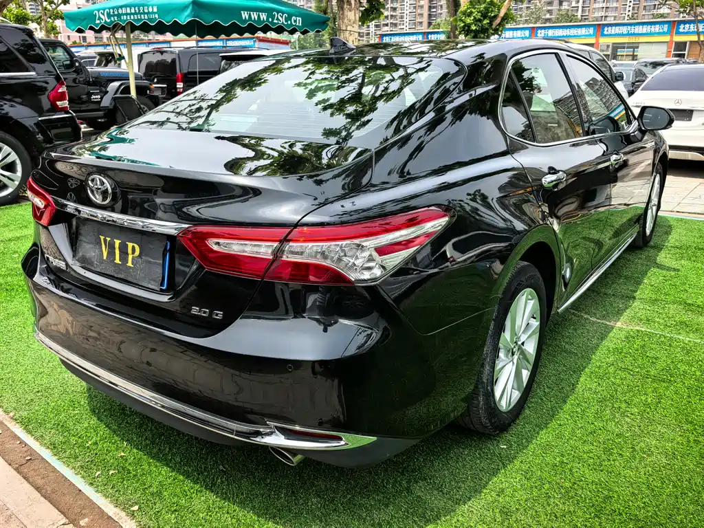 Toyota Camry 2023 — фото 14