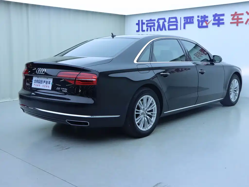 Audi A8 2016 — фото 24