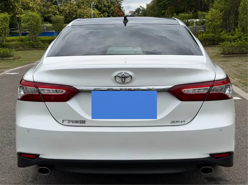Toyota Camry 2022 — фото 5