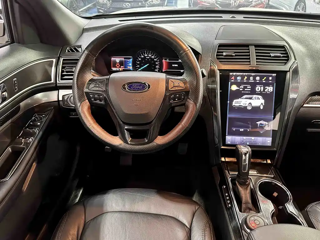 Ford Explorer 2018 — фото 11