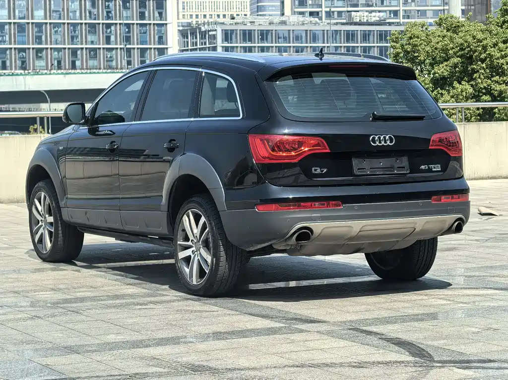 Audi Q7 2015 — фото 19