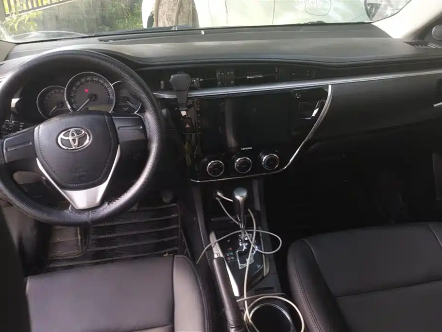 Toyota Corolla 2015 — фото 12