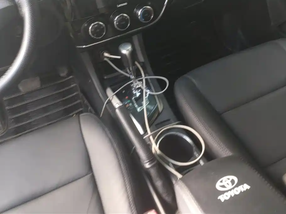 Toyota Corolla 2015 — фото 16