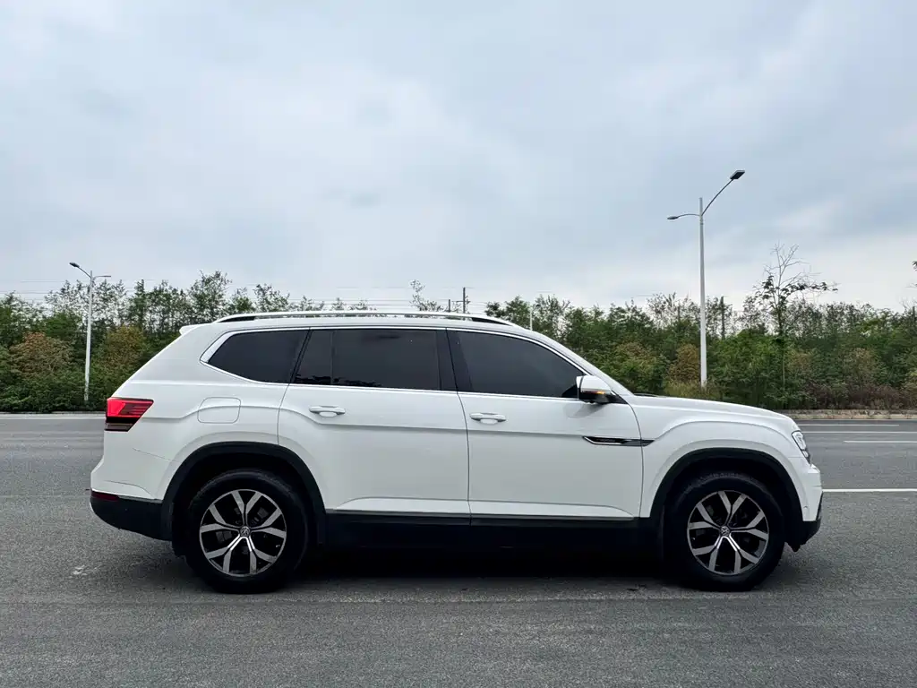 Volkswagen Teramont 2017 — фото 8