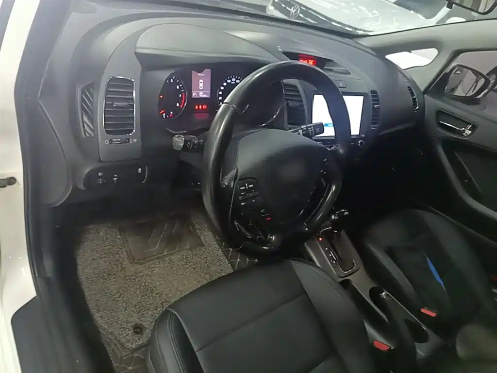 Kia K3 2015 — фото 10