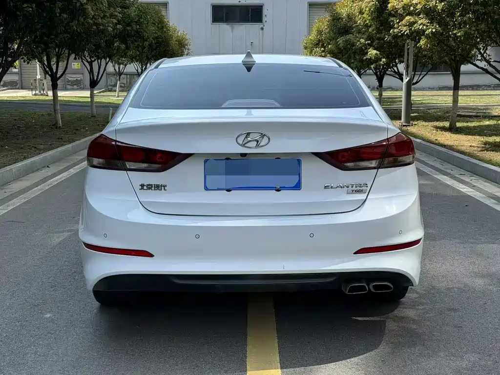 Hyundai Elantra 2018