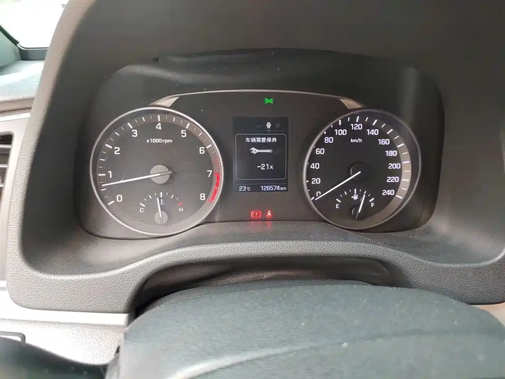 Hyundai Elantra 2017 — фото 13