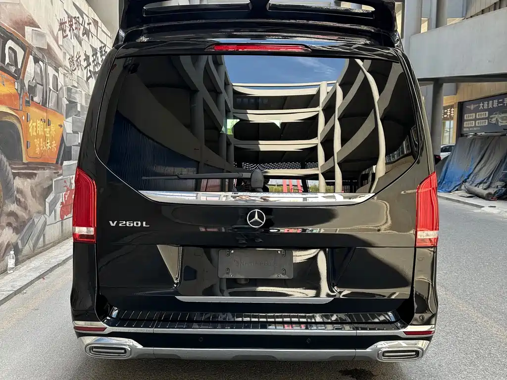 Mercedes-Benz V-Class 2023 — фото 3